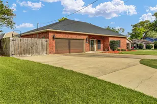 420 Forest Oaks Ln, Lake Jackson, TX 77566 - Photo 3
