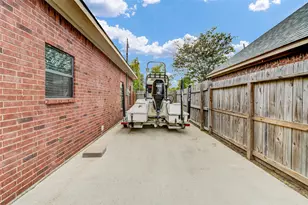 420 Forest Oaks Ln, Lake Jackson, TX 77566 - Photo 7