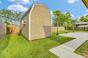 420 Forest Oaks Ln, Lake Jackson, TX 77566 - Photo 29