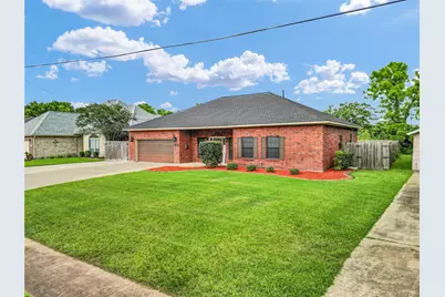 420 Forest Oaks Lane, Lake Jackson, TX 77566 - Photo 1