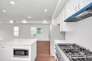 611 E 39th St, Houston, TX 77022 - Photo 7