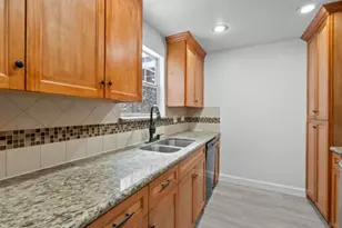 9005 Imogene St, Houston, TX 77036 - Photo 11