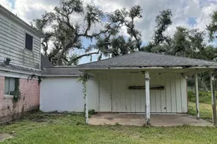 543 Bluebonnet Dr, Freeport, TX 77541 - Photo 11