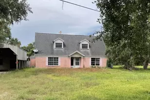 543 Bluebonnet Dr, Freeport, TX 77541 - Photo 1