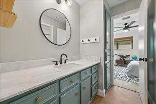 10215 Piping Rock Ln, Houston, TX 77042 - Photo 21