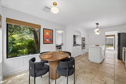 10215 Piping Rock Lane, Houston, TX 77042 - Photo 13