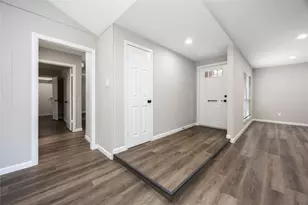 8826 Tanager St, Houston, TX 77036 - Photo 3