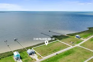 3149 Palacios Bay Dr, Palacios, TX 77465 - Photo 1