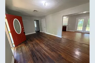 1211 17th Avenue N, Texas City, TX 77590 - Photo 1