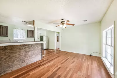 900 N 8th Street, Baytown, TX 77520 - Photo 7