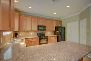 174 Spindle Tree Circle, The Woodlands, TX 77382 - Photo 13