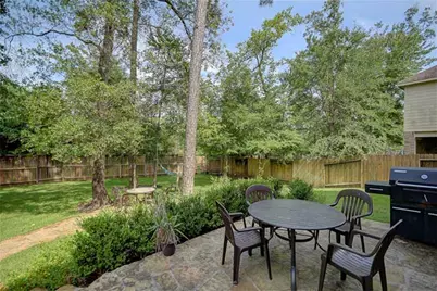 174 Spindle Tree Circle, The Woodlands, TX 77382 - Photo 3