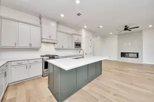 1422 Caywood Ln, Houston, TX 77055 - Photo 3