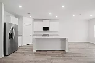 16976 Hazelnut Dr, Conroe, TX 77302 - Photo 5