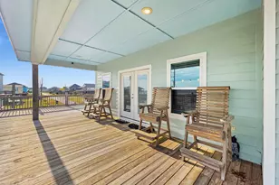 832 S East Rd, Crystal Beach, TX 77650 - Photo 17