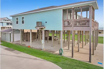 832 S East Road, Crystal Beach, TX 77650 - Photo 13