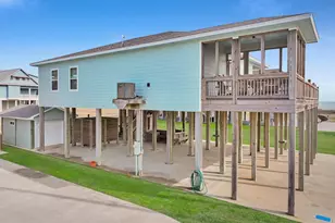 832 S East Rd, Crystal Beach, TX 77650 - Photo 13