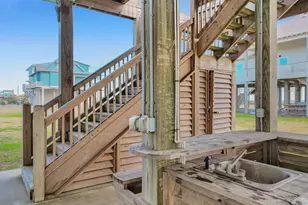 832 S East Rd, Crystal Beach, TX 77650 - Photo 29
