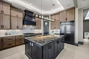 3835 Seabreeze Ln, Galveston, TX 77554 - Photo 11