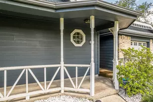 307 Enfield Dr, Highlands, TX 77562 - Photo 9