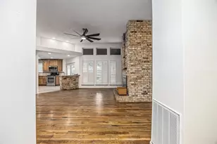 307 Enfield Dr, Highlands, TX 77562 - Photo 17