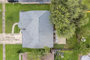 307 Enfield Dr, Highlands, TX 77562 - Photo 7