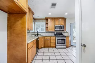 307 Enfield Dr, Highlands, TX 77562 - Photo 23