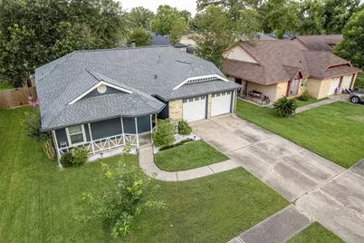 307 Enfield Drive, Highlands, TX 77562 - Photo 5