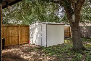 307 Enfield Dr, Highlands, TX 77562 - Photo 13