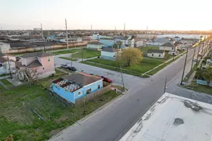 604 42nd St, Galveston, TX 77550 - Photo 17