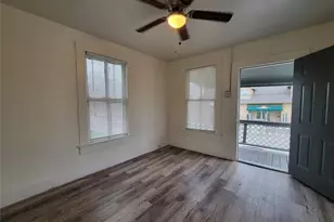 3913 Winnie St, Galveston, TX 77550 - Photo 3