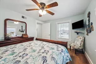 2211 28th St, Galveston, TX 77550 - Photo 23