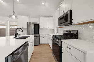 4723 Crest Hill Dr, Manvel, TX 77578 - Photo 11