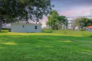 2234 Zapata St, Freeport, TX 77541 - Photo 19