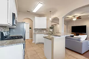 7526 N Linpar Ct, Houston, TX 77040 - Photo 7