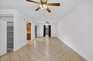 9204 Westwood Village Dr, Houston, TX 77036 - Photo 3