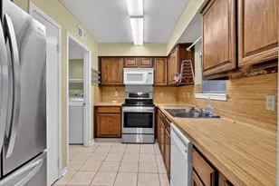 9204 Westwood Village Dr, Houston, TX 77036 - Photo 5