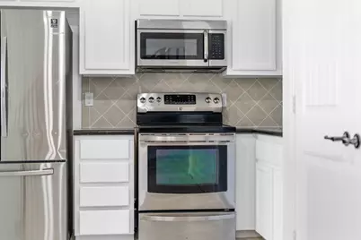 30 April Point Drive S, Conroe, TX 77356 - Photo 9