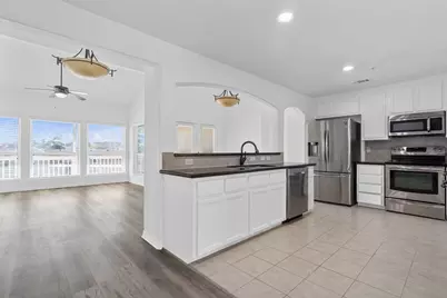 30 April Point Drive S, Conroe, TX 77356 - Photo 5