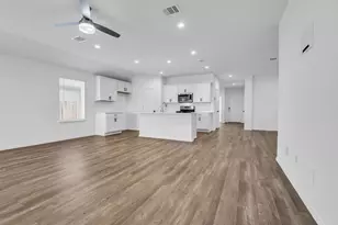 456 Lampasas Trl, Dayton, TX 77535 - Photo 5