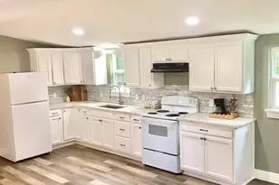 205 Collin St, Livingston, TX 77351 - Photo 5