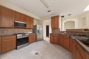 5415 Coast Line St, Baytown, TX 77521 - Photo 9