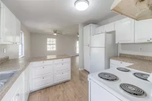 380 Rae Ann Blvd, Livingston, TX 77351 - Photo 9