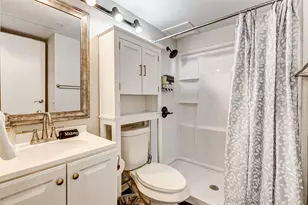 6102 Seawall Blvd, Galveston, TX 77551 - Photo 15