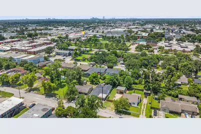 1913 Thonig Road, Houston, TX 77055 - Photo 35