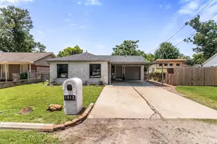 1913 Thonig Rd, Houston, TX 77055 - Photo 3