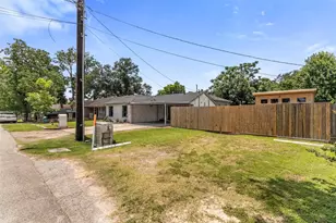 1913 Thonig Rd, Houston, TX 77055 - Photo 31