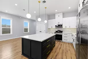 6476 T C Jester Blvd, Houston, TX 77091 - Photo 17