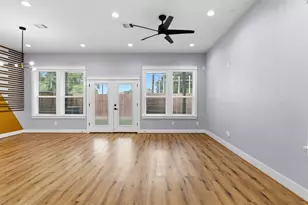 6476 T C Jester Blvd, Houston, TX 77091 - Photo 9
