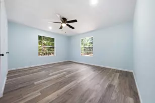 410 Oak Knoll Rd, Cleveland, TX 77328 - Photo 17